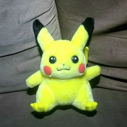 VINTAGE POKEMON PIKACHU PLUSH HASBRO - LOW NUMBER