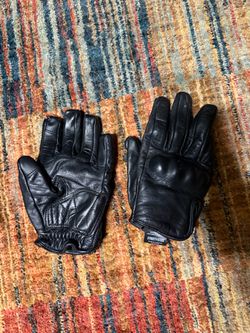 m Woman’s motorcycle glove