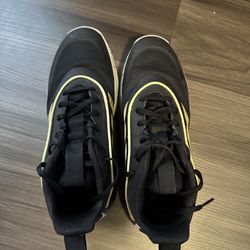 Adidas Basketball Shoes – Black/Yellow – Clean & Ready to Hoop