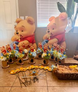 Winnie the Pooh party center pieces & coroplast signs
