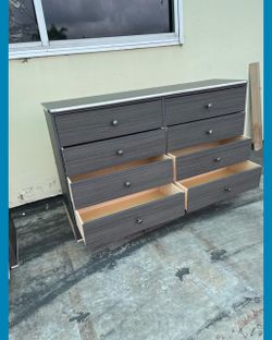 8 drawers Dresser / Eight drawers dresser
