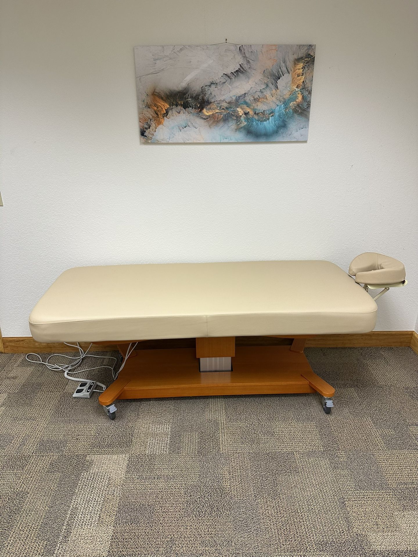 MT Electric Lift Massage / Chiropractic Treatment Table — Professional Grade