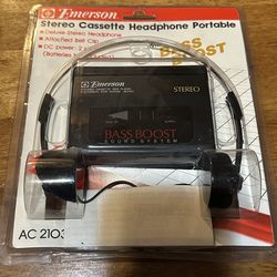 Vintage Emerson Stereo Cassette Player Portable With Headphones AC2103 NEW