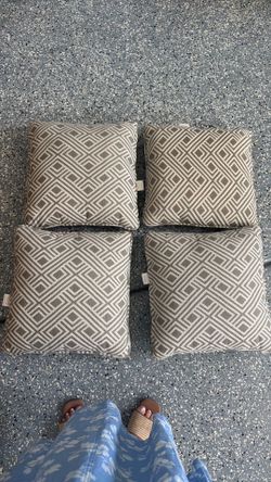 Outdoor Throw Pillows