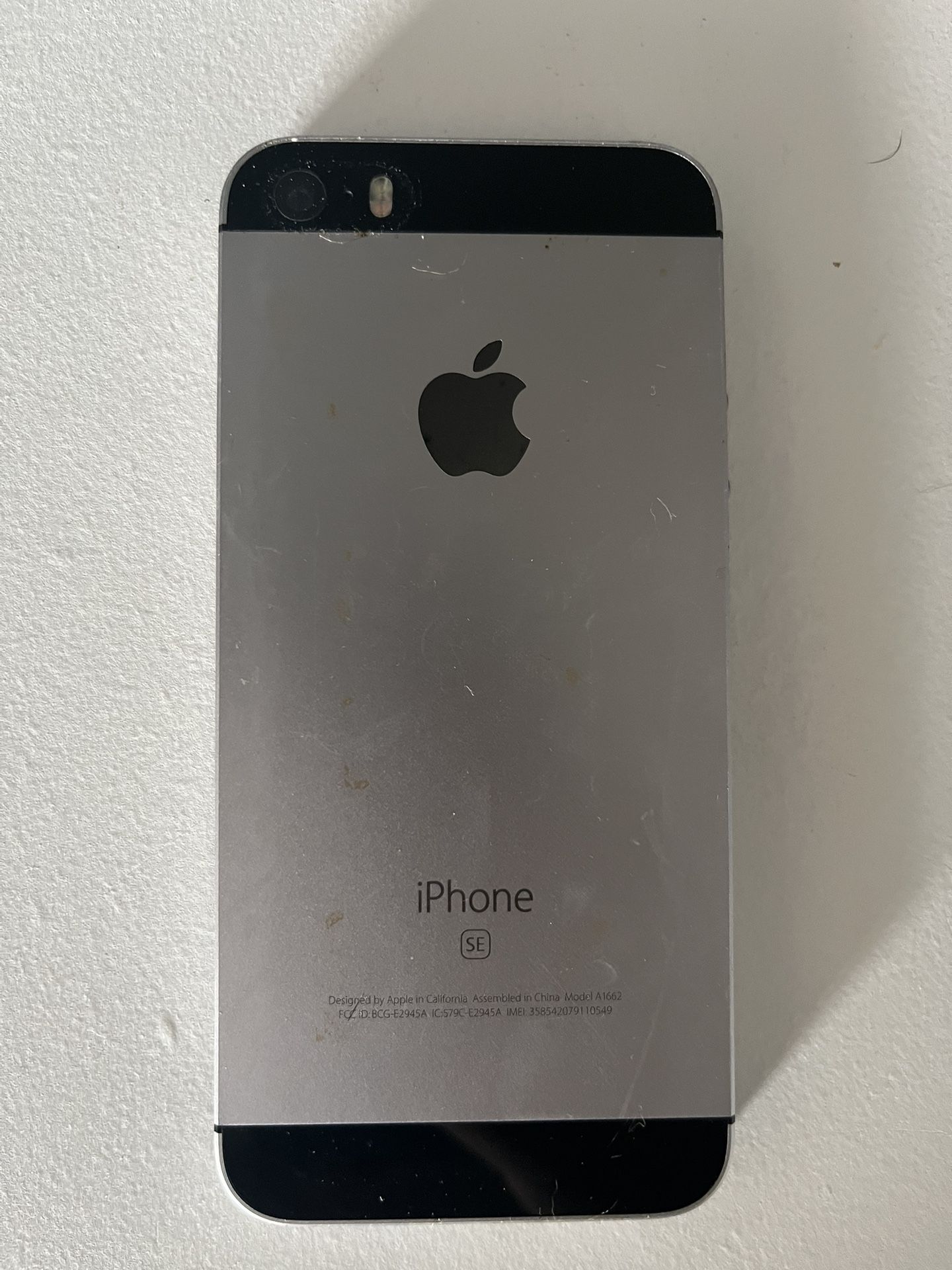 iPhone SE (read Description)