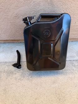 5 gallons gas can new asking $40
