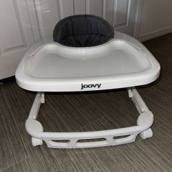 Joovy Spoon Baby Walker & Activity Center