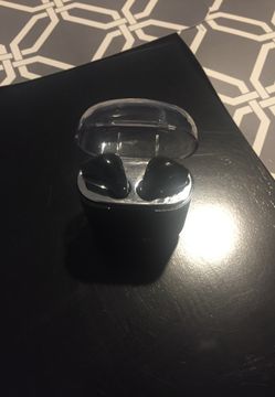 Wireless ear buds