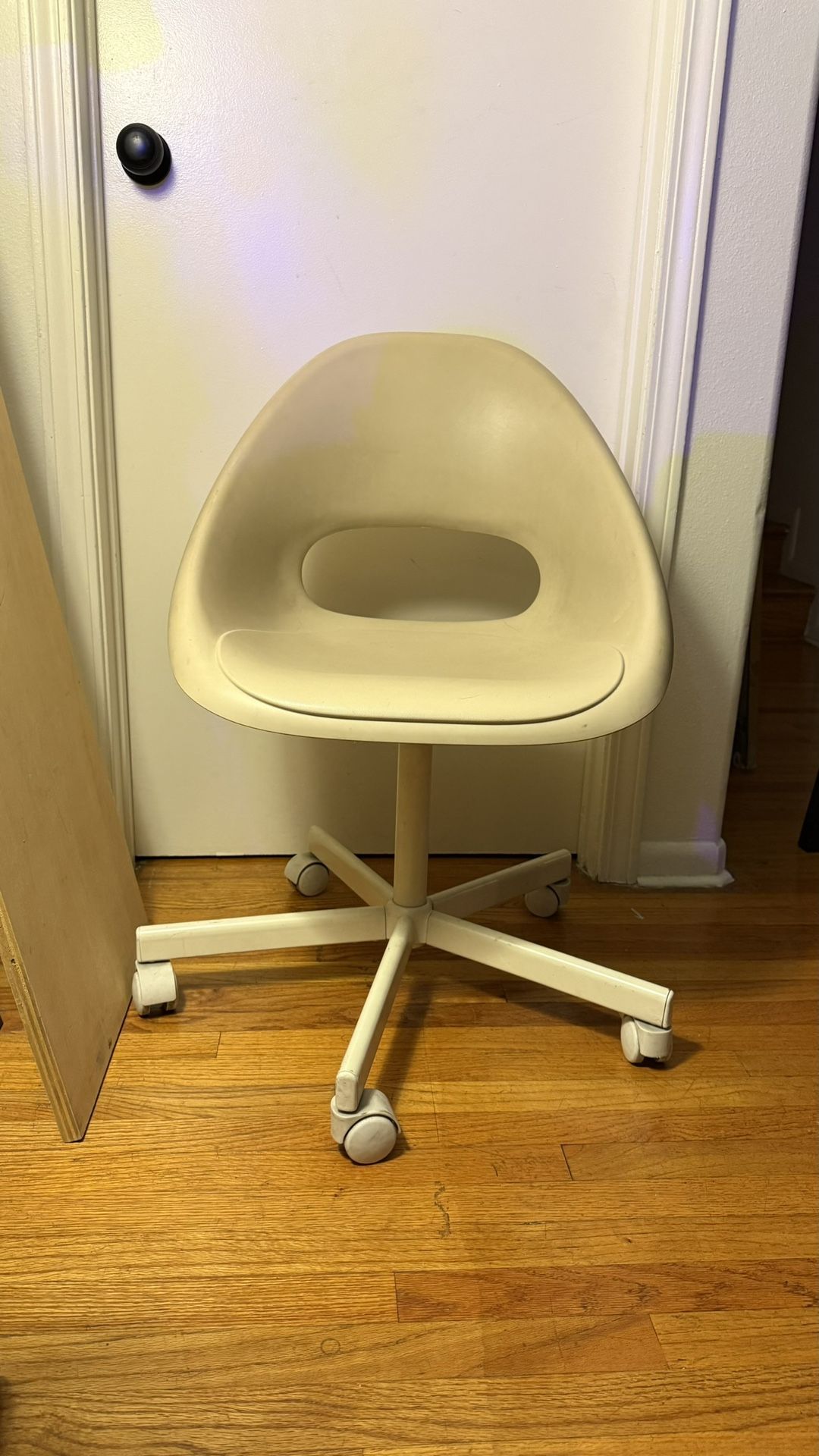 Vanity Desk Swivel Chair w/Wheels