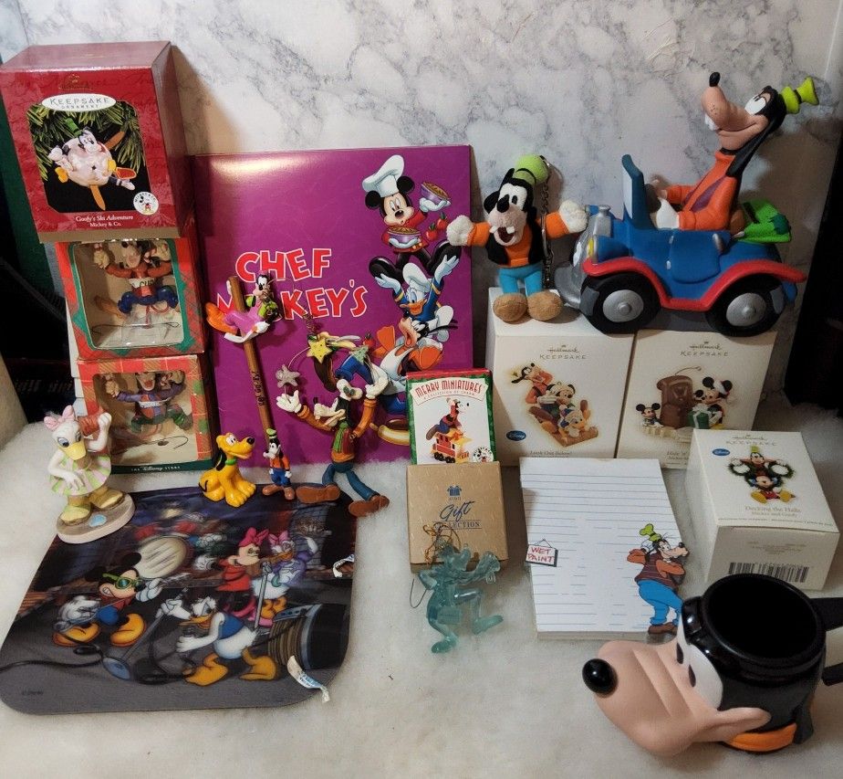 VTG Hallmark Disney 2009-11 Goofy lot Mickey Friends Xmas Ornament Keychain Car