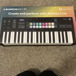 Novation Launchkey 37 Key Midi Controller 