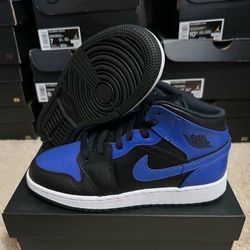Nike Air Jordan 1 Mid GS Black Hyper Royal White 554725-077 Size 4.5y Brand New
