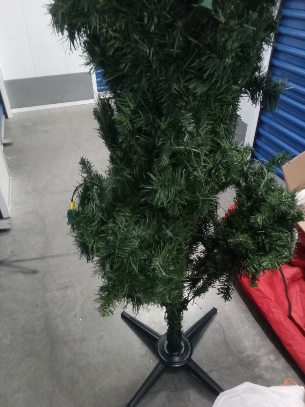 Arbolito Navideño De 7ft Nuevo Nunca Usado X 50