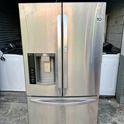 Refrigerador LG 3 puertas y media 700