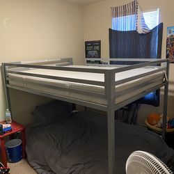 Metal Bunk bed!