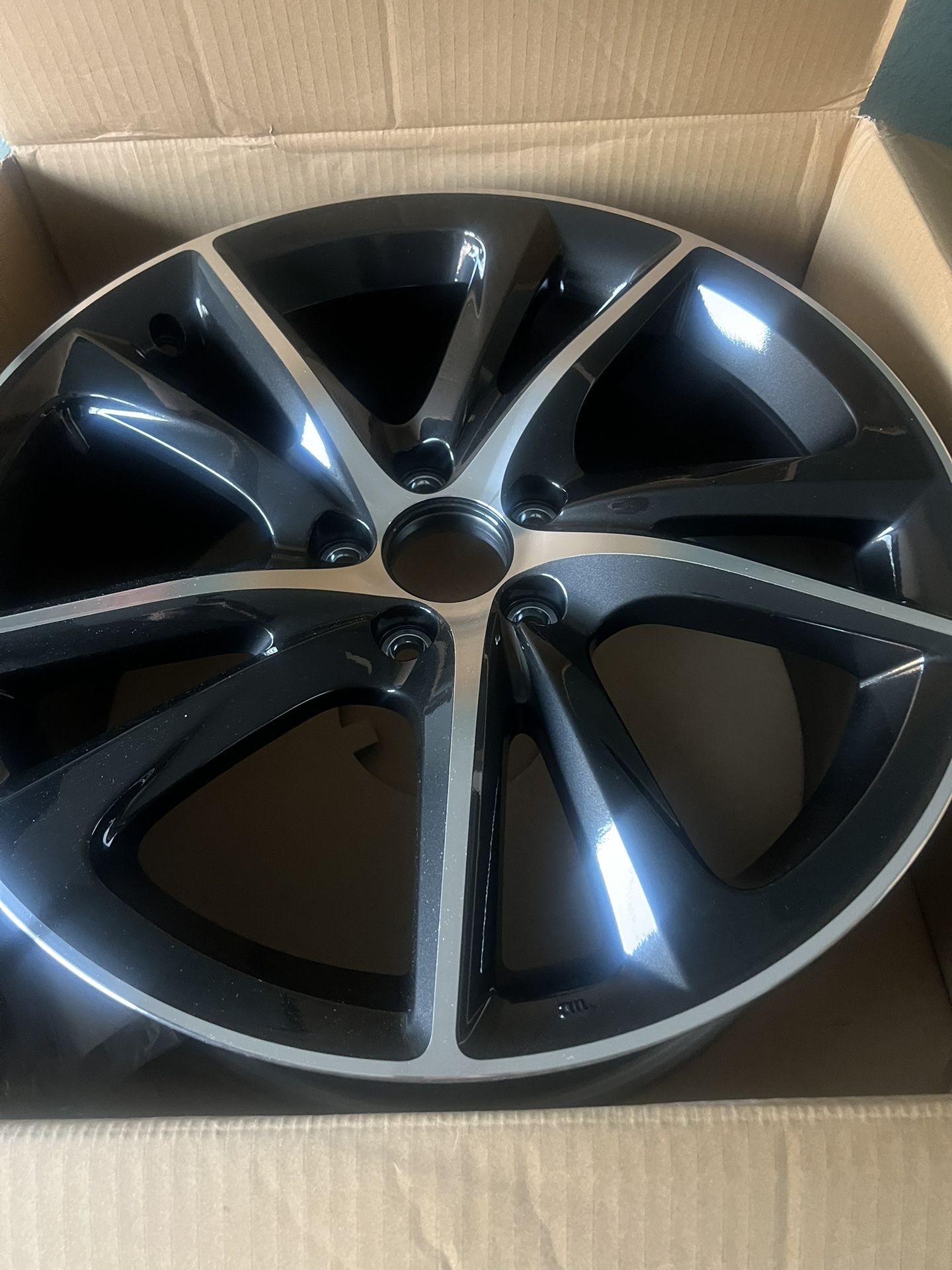 19 - inch Berlina Black Alloy Wheels Acura Part No.: 08W19-TZ3-200D 