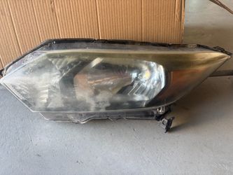 16 17 18 2016-2018 HONDA HR-V HRV HALOGEN HEADLIGHT OEM Selling as is