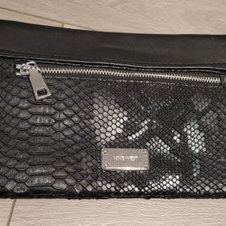 🖤 Nine West Black Snakeskin Clutch — Excellent Condition