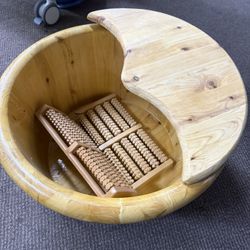 9.84in Tall Wood Foot Soaking Tub with Lid and Massage Roller,