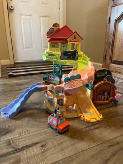 Vtech Bluey Playset with Car