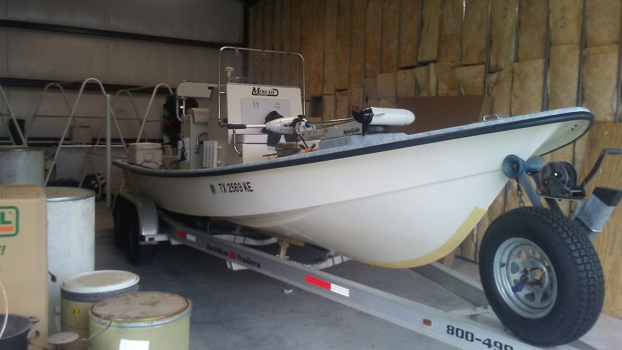 22' Mowdy Boat- 2005