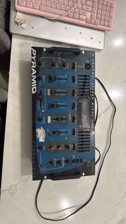 Pyramid 4 channel Stereo mixer