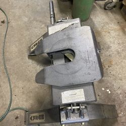 Husky 5th Wheel LIKE NEW