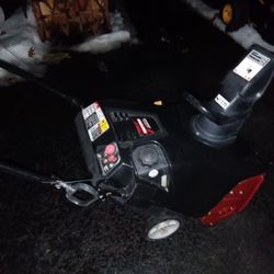 5 HP Craftsman Single Stage Snowblower Wt/El Start