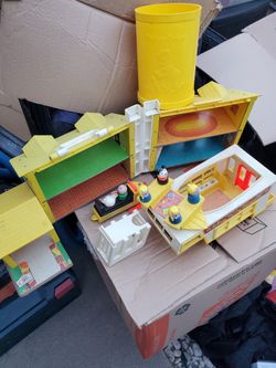 Fisher Price Little People Lot