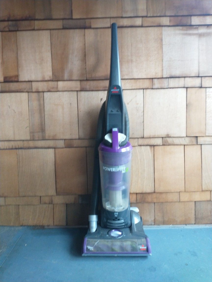 Bissell Bagless Vacuum Cleaner