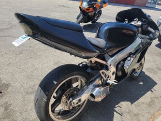 1997 kawasaki ZX7R for Sale in Los Angeles, CA - OfferUp