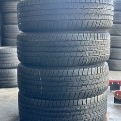 SET OF TIRE 235 65 18 MICHELIN 85% LIFE