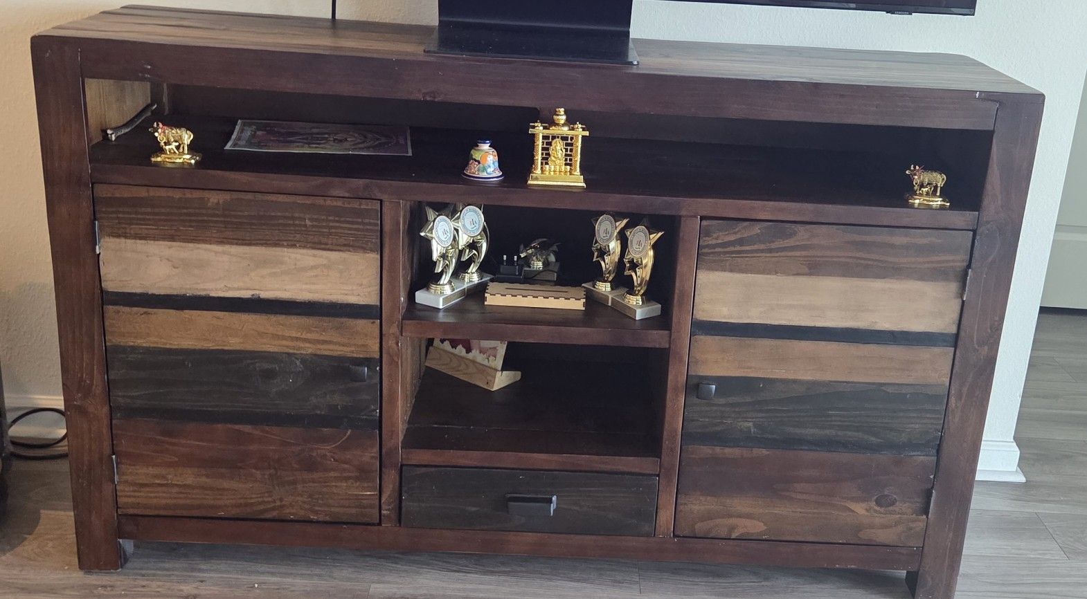 Elegant Wooden TV Table Is On Sale