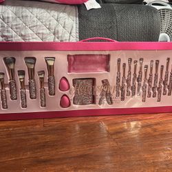 Makeup Brushes 