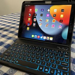 KERYBOARD AND CASE FOR IPAD