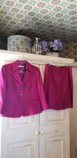 Ladies 2 Piece Suit 