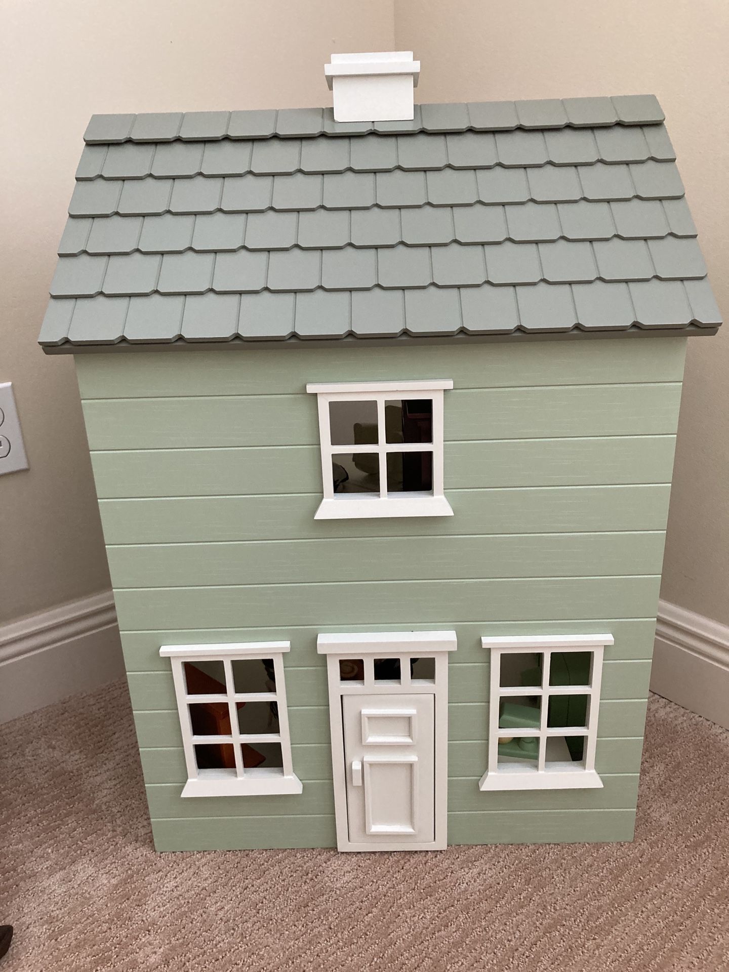 Pottery Barn Kids Westport Dollhouse Furniture & People