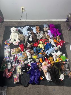 Huge plush lot over 150 pieces
