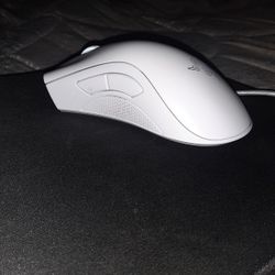 Razer Deathadder Essential  White Mouse And Mouse Pad
