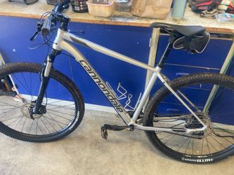 Cannondale Hardtail Mountain Bike