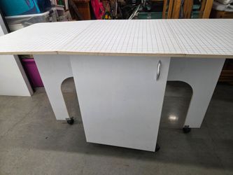 Sewing table
