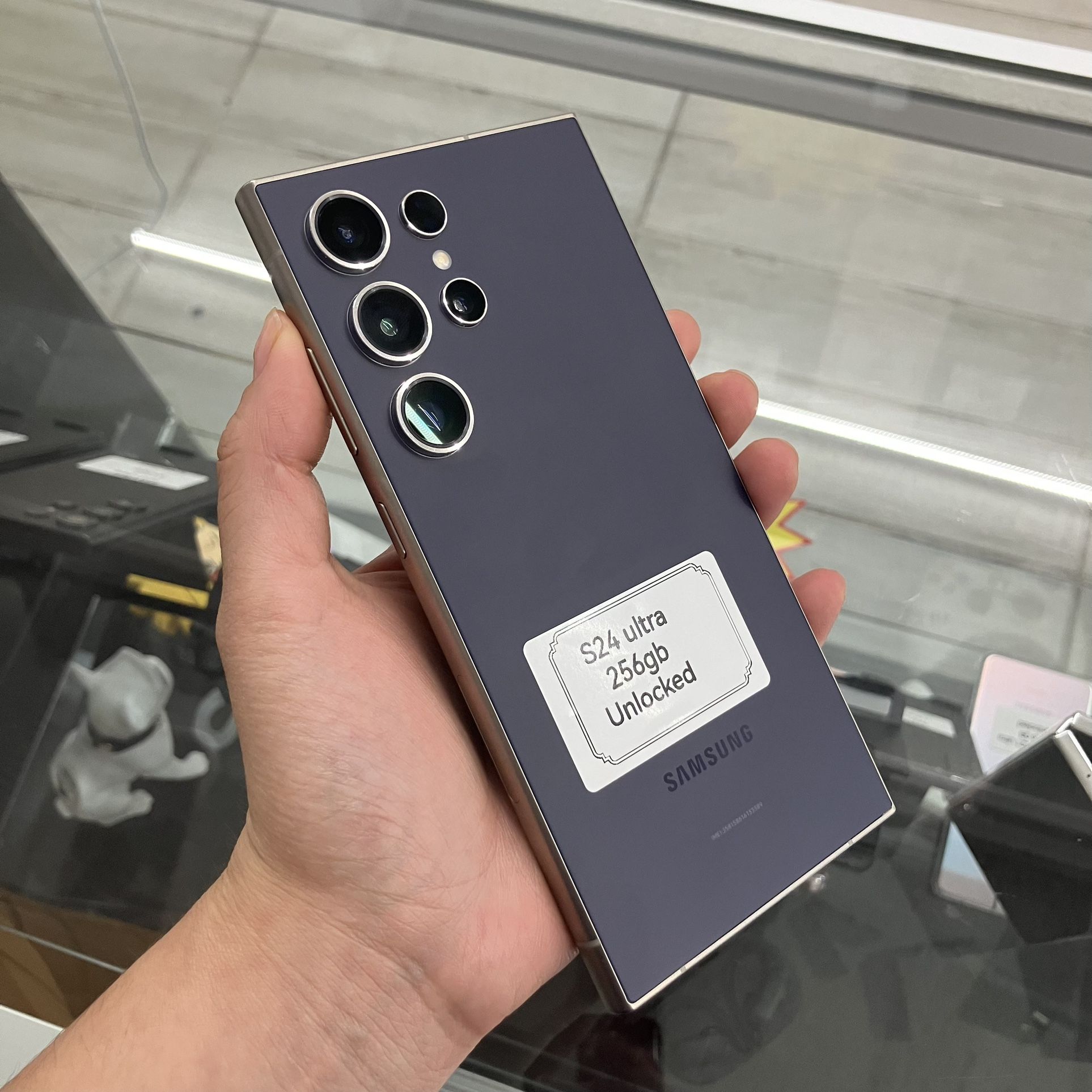 Like New Samsung S24 Ultra Unlocked Cash Or $50 Down