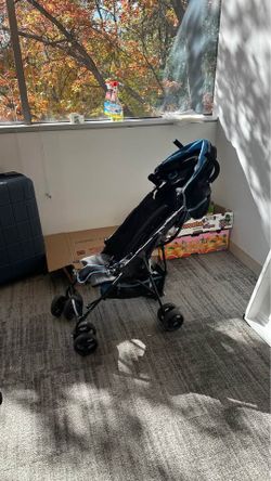 Summer Baby Umbrella Stroller - Lightweight and Foldable - Black