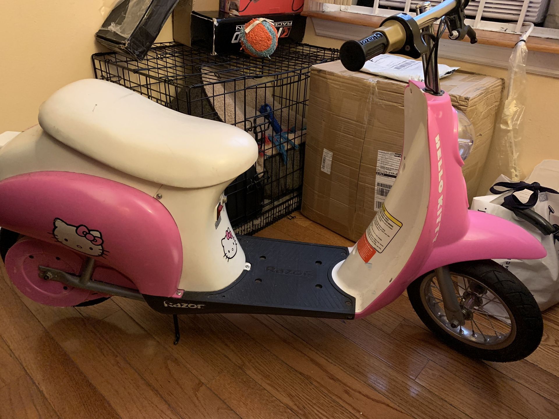 Razor Electric Scooter (hello kitty edition) for Sale in New York, NY