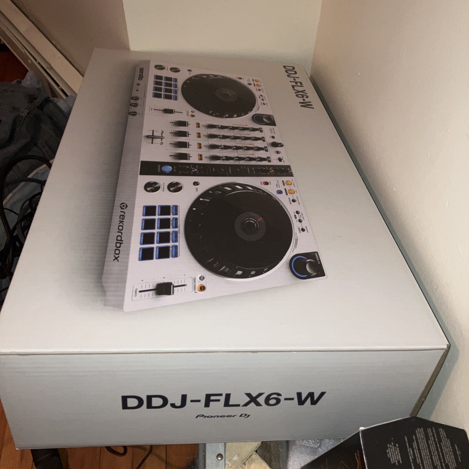 Pioneer DJ DDJ-FLX6-W Limited Edition 