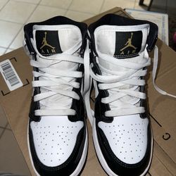 AIR JORDAN RETRO 1 MID SE CASUAL SHOES