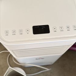 Used HOMCOM 8000 BTU Mobile Air Conditioner for Cooling and Dehumidifying, Remote Control, 24H Timer, LED Display, White