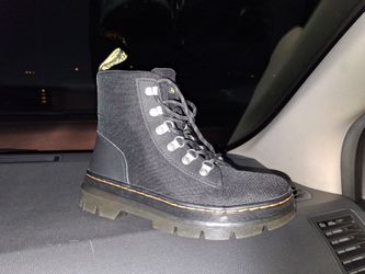 Dr Martin's  size 6 us