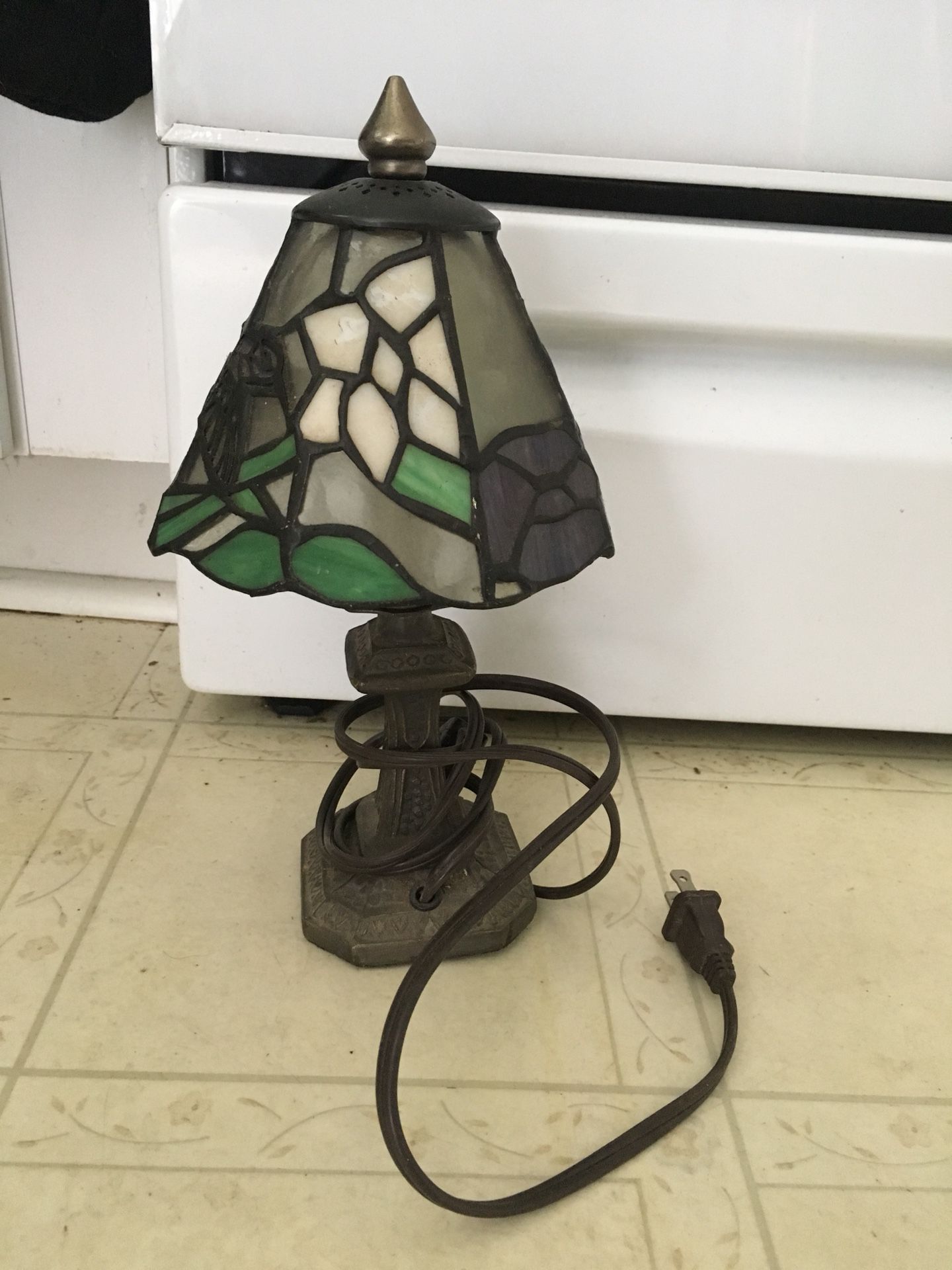 Hummingbird stained glass lamp
