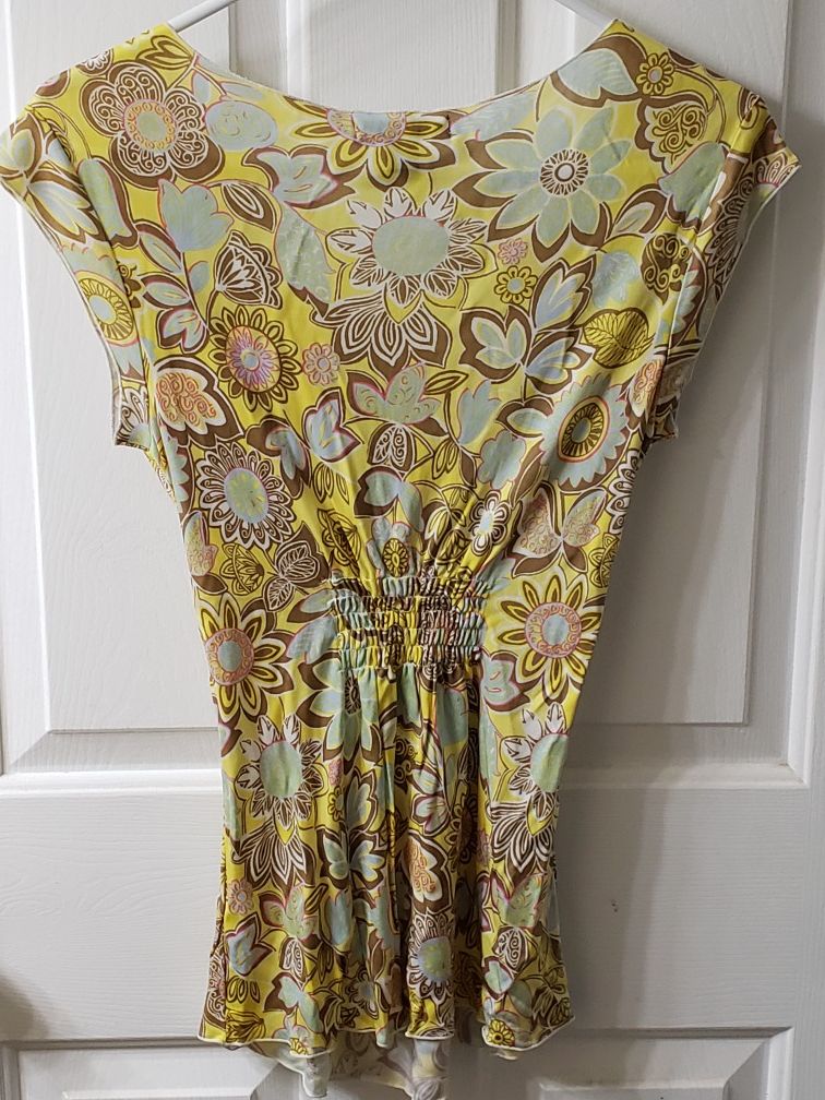 EXPRESS v-neck floral blouse
